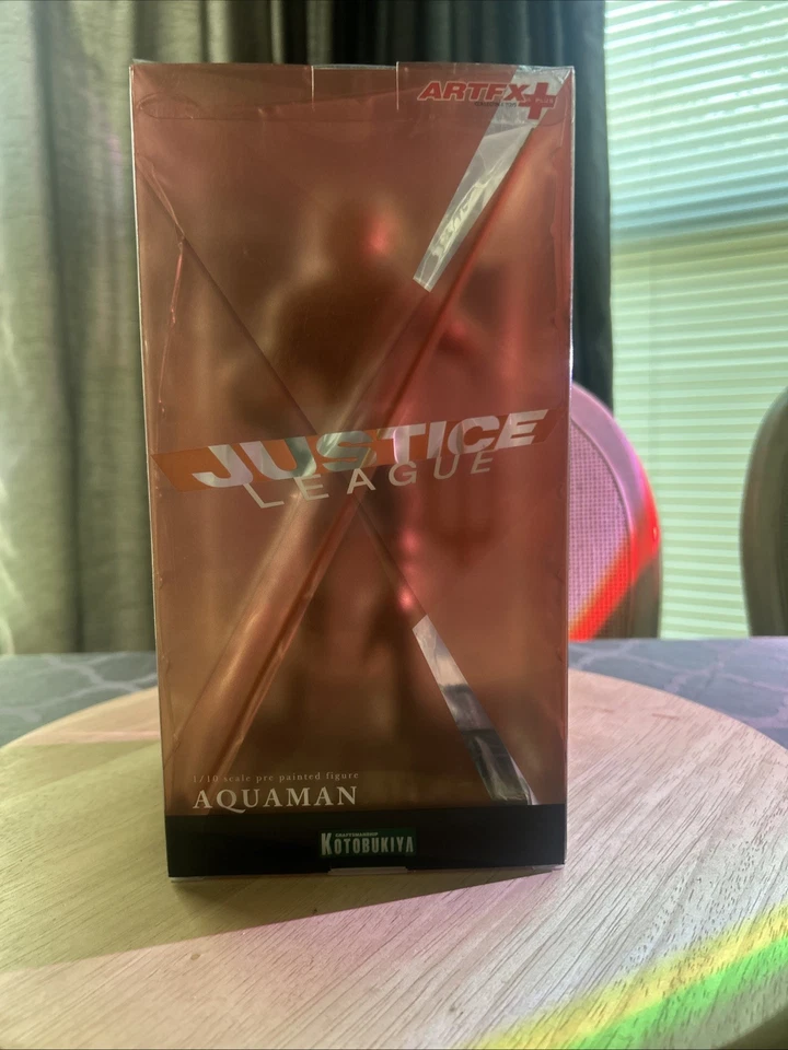 Figura Prepintada Aquaman Artesanía Kotobukiya Escala 1/10 (Caja Original) Foto 3 de 4