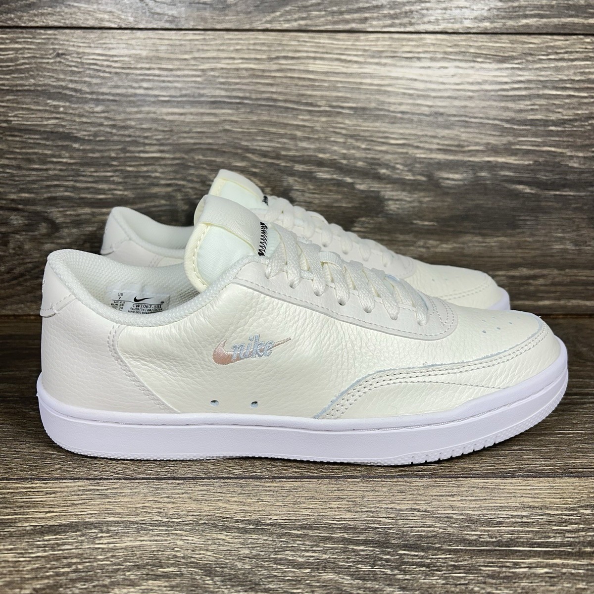 Nike Women display picture 1