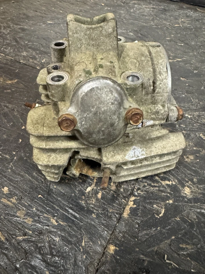 Kawasaki Klt 110 1984 culata Foto 3 de 4