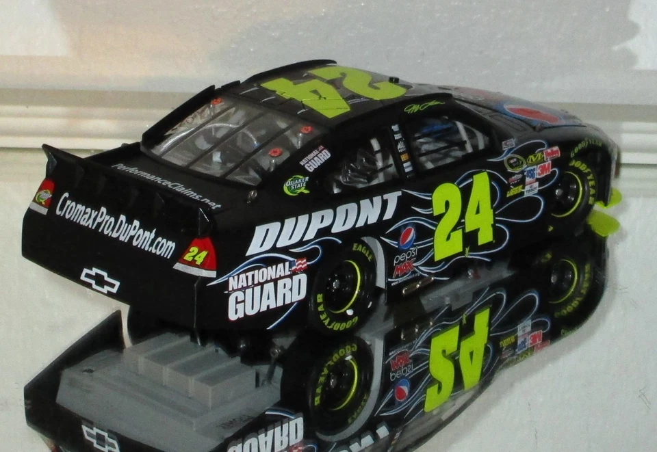 2010 JEFF GORDON #24 PEPSI MAX CAR#1315/1708 AWESOME Must Have Car - Image 4 of 4