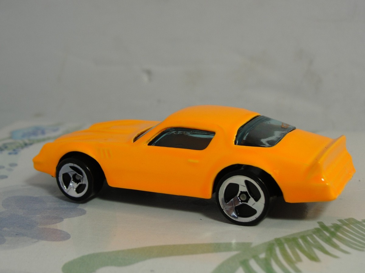 Hot Wheels Camaro Z 28 Car Neon Orange 1:64 Diecast Loose 1982
