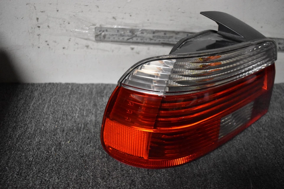 BMW 540I 2001-2003 BASE LUZ TRASERA LADO IZQUIERDO FÁBRICA OEM Foto 3 de 4