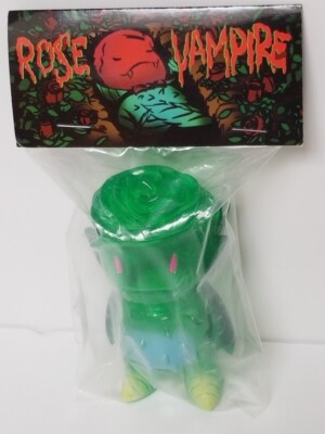 Rose Vampire Bearbrick Medicom 5.5" Bleu GID - Josh Herbolsheimer Super7 Rose Sofubi