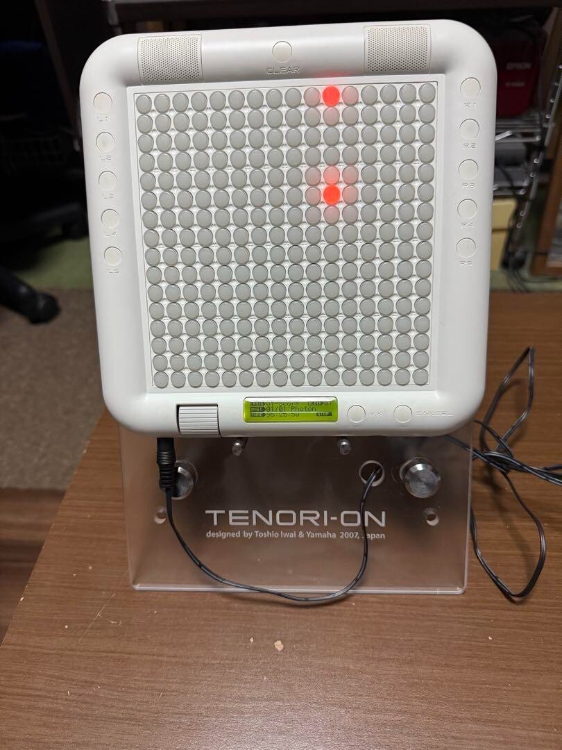TENORI-ON テノリオン YAMAHA TNR-O YAMAHA TENORI-ON TNR-O Music Interface Synthesizer From