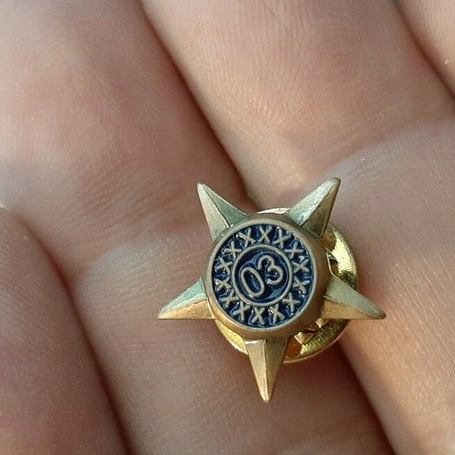 03 Star Vintage Metal Pinback