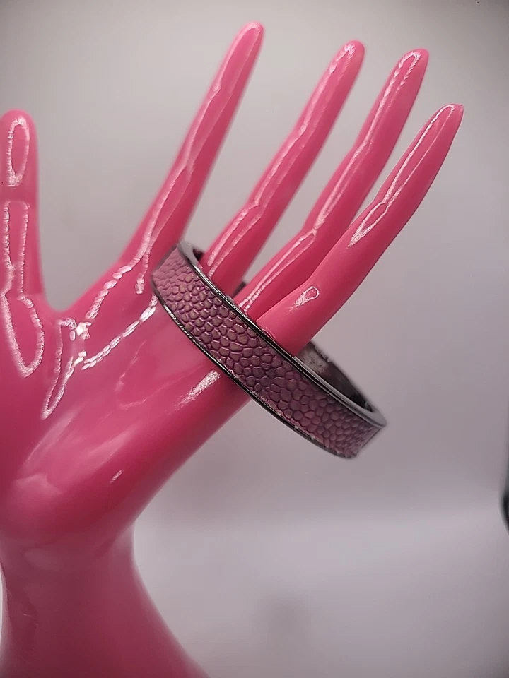 Brazalete Brazalete Vintage Premier Designs Rosa Imitación Escalas Tono Gris Bisagras Foto 3 de 4