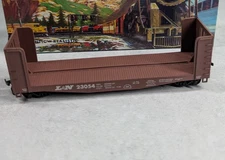 HO Athearn #1453 Pulpwood Bulkhead Flat Car Louisville & Nashville. 1/2 Price.