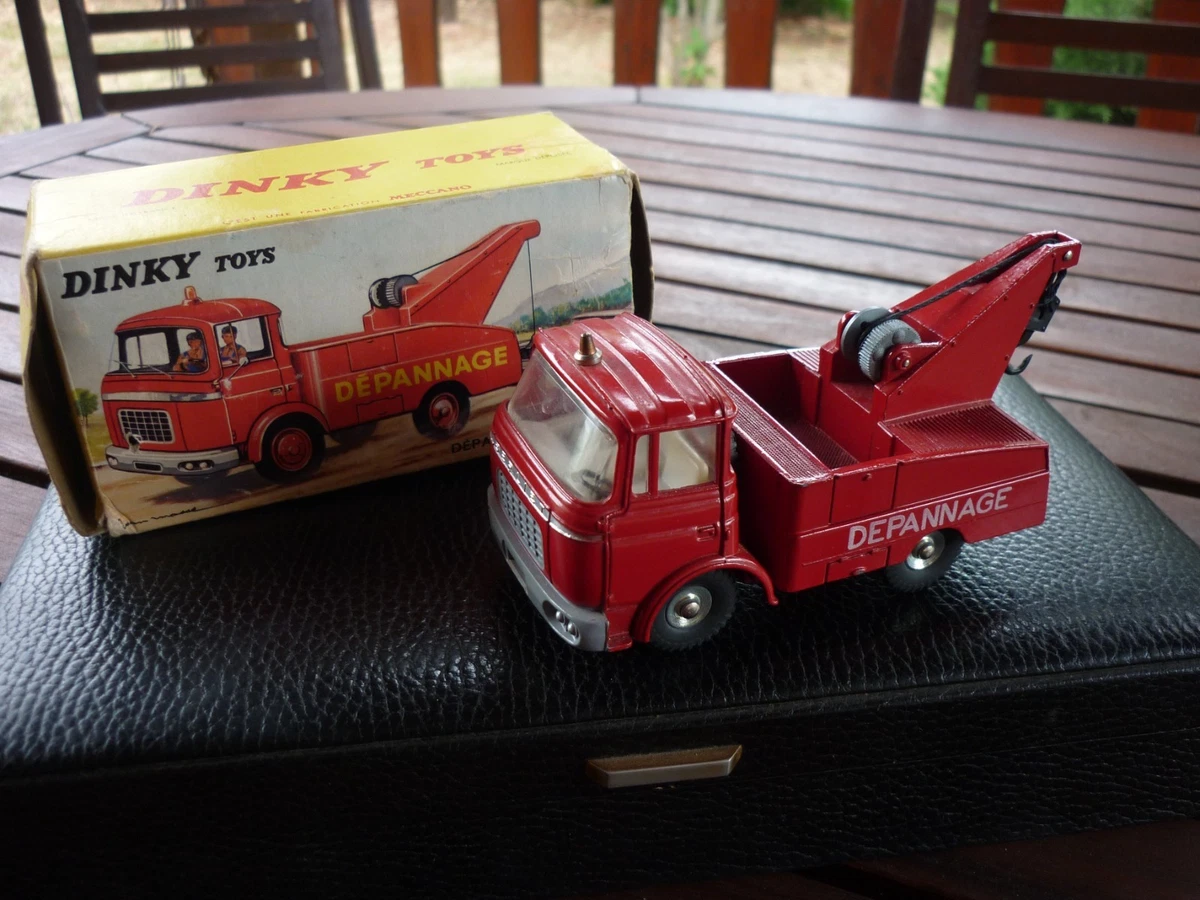 Lot 2 camions dinky toys, berliet et willeme