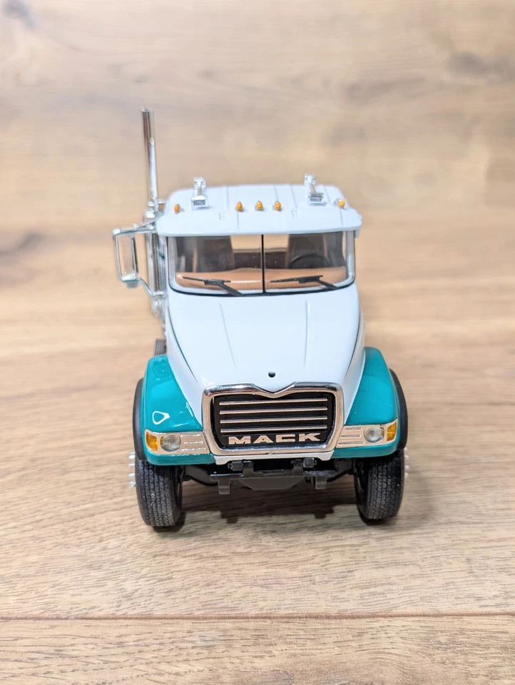 Lafarge Mack Granite Truck Heil Dry Bulk Trailer First Gear 1:34 Scale 19-3477 - Image 3 of 4