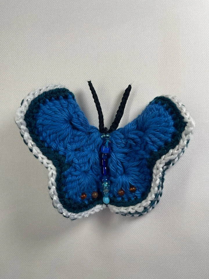 Pinzas para el pelo de ganchillo mariposa (colección inspirada en la naturaleza) Foto 2 de 4