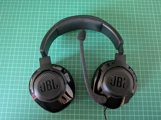 JBL Quantum 200 Gaming Headset (Neuwertig) kabelgebunden Over Ear schwarz 3 5 mm