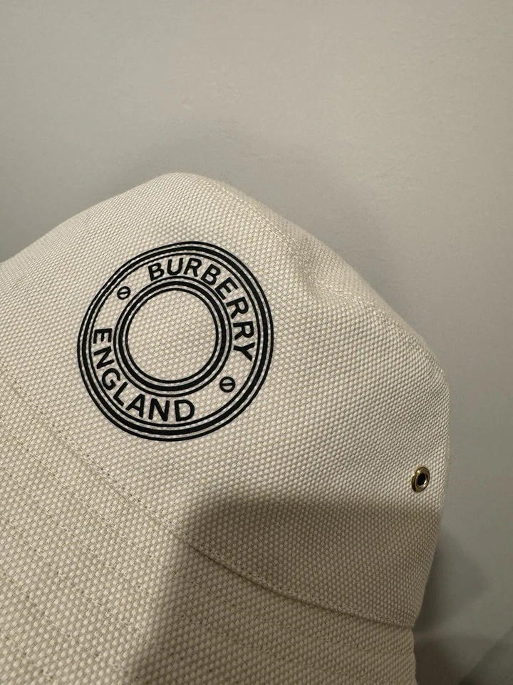 Sombrero cubo de lona con logotipo de Burberry Foto 4 de 4