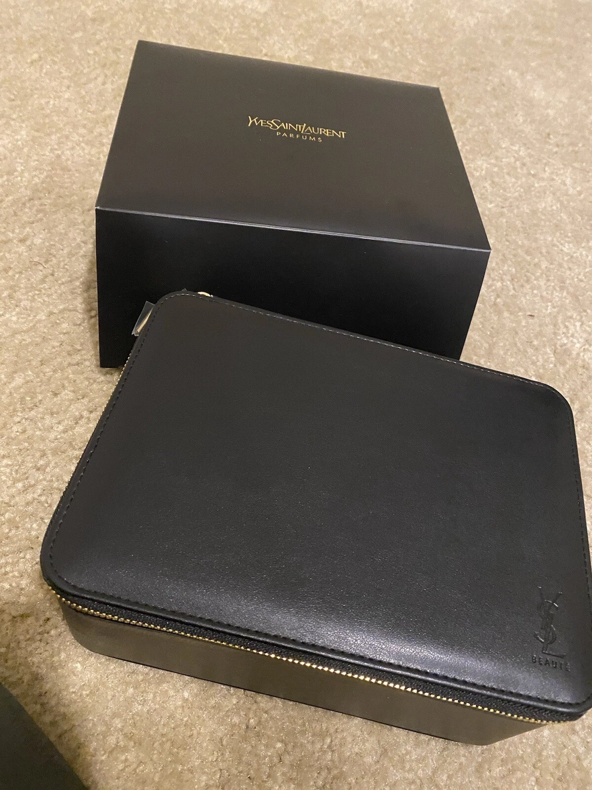 SAINT LAURENT (YSL) NUOVO YSL Yves Saint Grande Nero Vanity