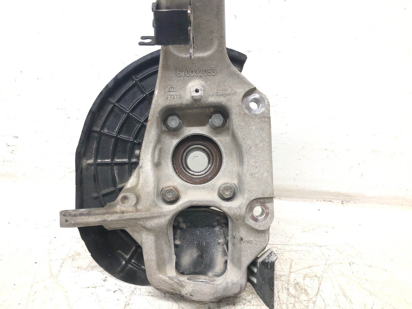2017-2022 MASERATI LEVANTE FRONT LEFT SPINDLE KNUCKLE WHEEL BEARING HUB OEM 2021