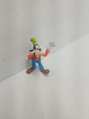 Disney Goofy Waving 3.5'' Collectible Figure