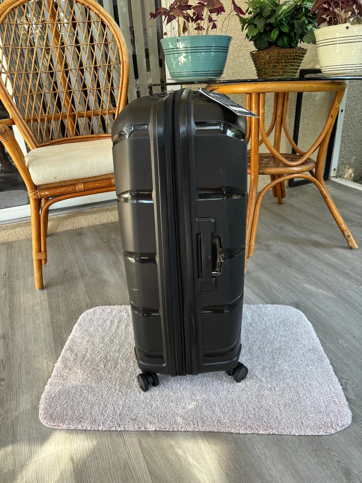 Samsonite Outline Pro Large Hardside Expandable Spinner Color: Black - Image 2 of 4