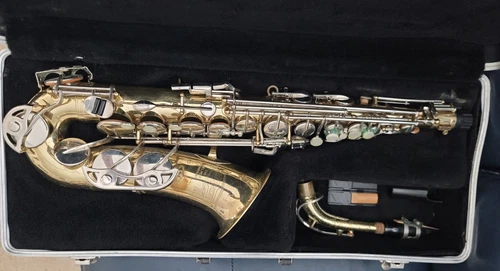 VINTAGE Bundy II Alto Saxophone | The Selmer Company . U.S.A With Case.