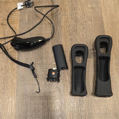 Black Motion Plus Adapter w Sleeves + nunchuck