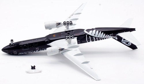 INFLIGHT 1:200 Air New Zealand Boeing B777-200 Diecast Aircraft Jet Model ZK-OKH - Picture 13 of 14