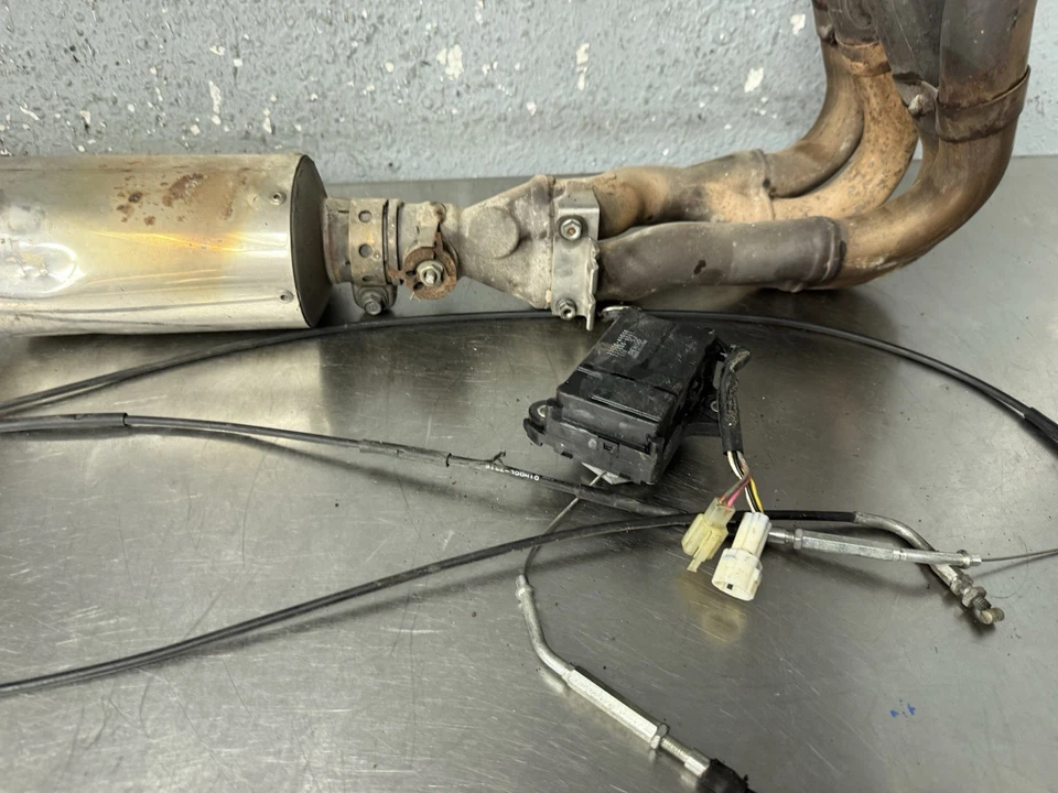 2006-2007 Suzuki GSXR 600 GSXR 750 Cabeçalhos de Sistema de Escape com Silenciador Deslizante - Imagem 2 de 4