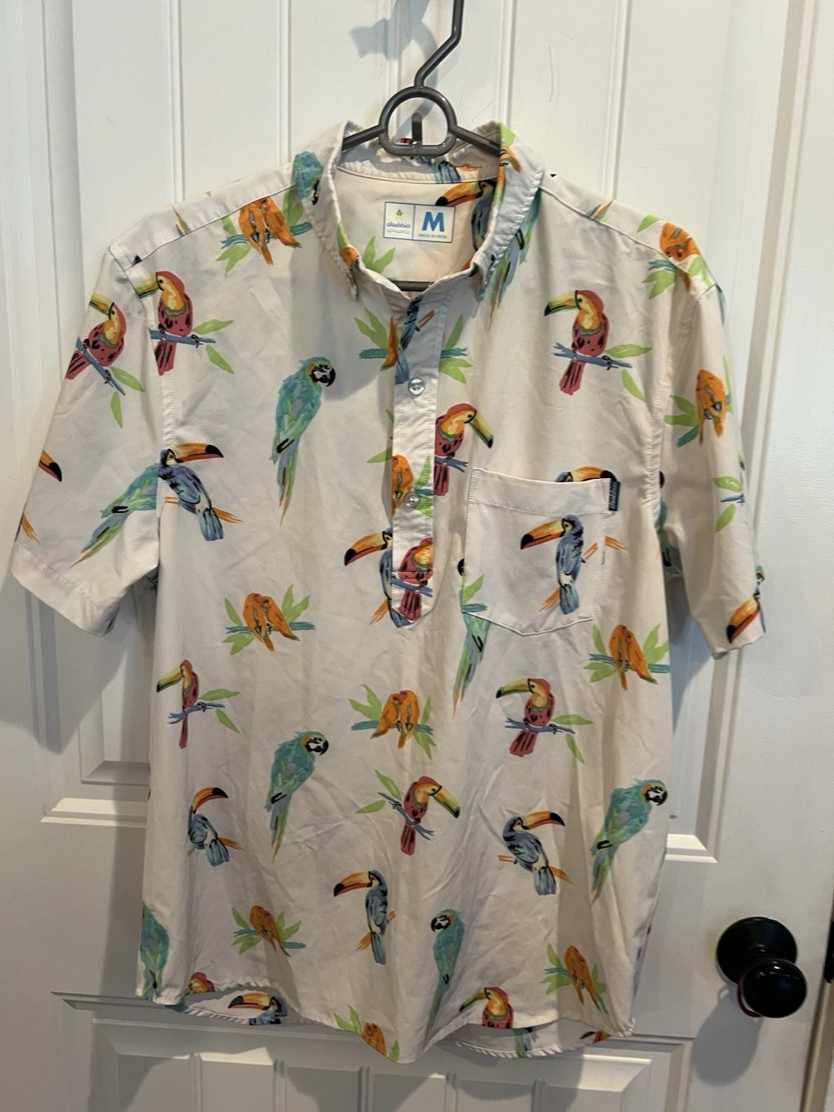 Chubbies Mens M Tropical Toucan Parrot Hawaiian Camp Shirt Short Sleeve