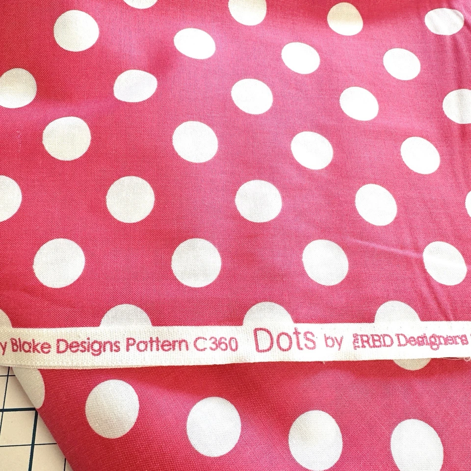 Riley Blake ROSA CALIENTE PUNTO MEDIO C360-70 100% Algodón Tela Acolchado Lunares Foto 4 de 4