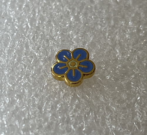 Vtg Tiny Masonic “Forget Me Not” Flower Lapel Pin Enamel & Gold Tone Metal 1/4” - Picture 4 of 8