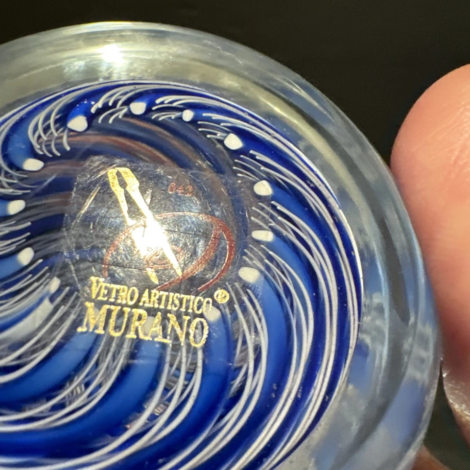 "Pisapapeles de cristal de Murano genuino azul blanco remolino Vetro Artistico 042 etiqueta 2""" Foto 4 de 4