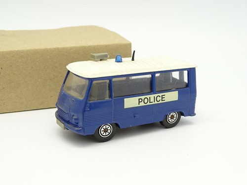 PEUGEOT D4A POMPIERS Solido 1/43 EUR 7,50 - FR