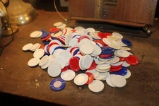 Vintage Lot of 236 Poker Chips Plastic And Card 159 White 39 Blue 48 Red