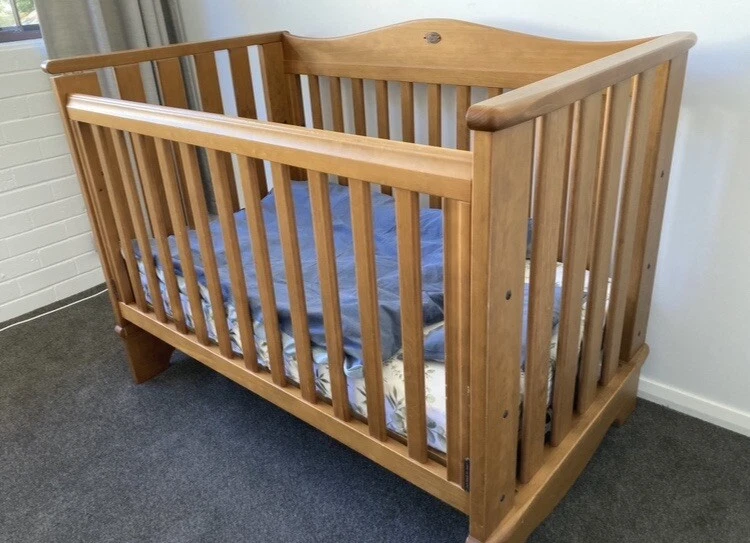 Large wooden Boori cot in good condition - image 2 of 4