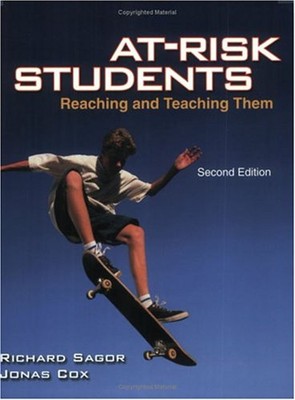 At Risk Students : Reaching and Teaching Them Paperback Jonas Cox