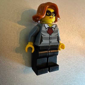 LEGO City Police Female Bandit  Minifigure cty0753  60139 Genuine