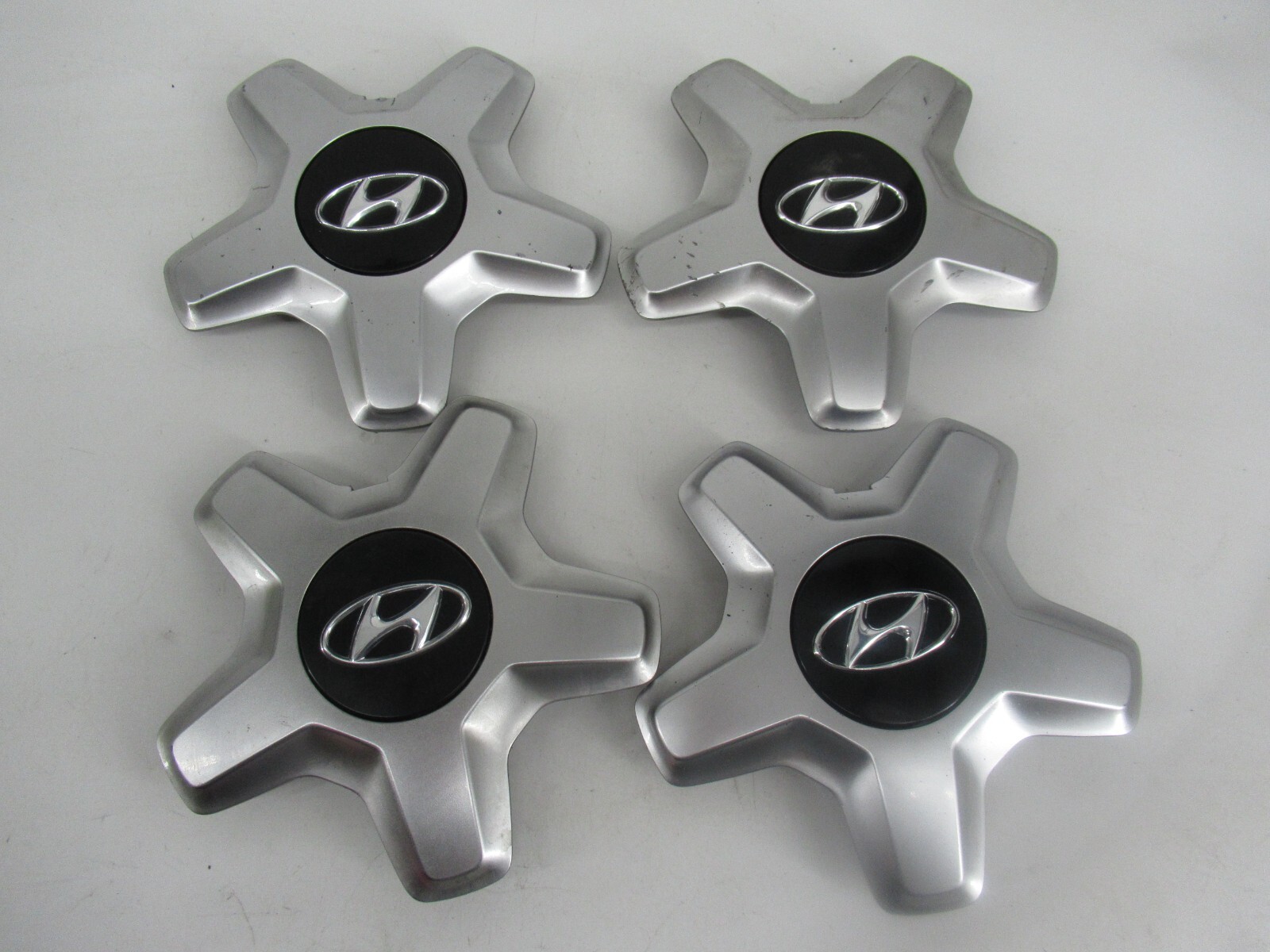 Center Caps Hubcaps Hyundai Azera OEM 10 Spoke 19