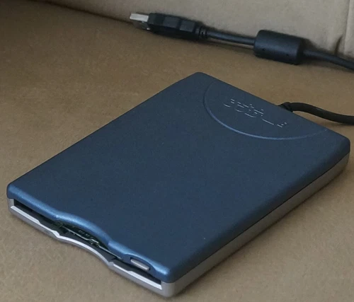 SmartDisk External 2.5” Inch USB Floppy Drive  Mitsumi D353FUE not tested