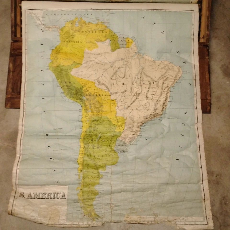 MAPAS - Mapas desplegables antiguos de casas escolares en estuche de roble, 8 mapas. Principios de 1900. Foto 2 de 4