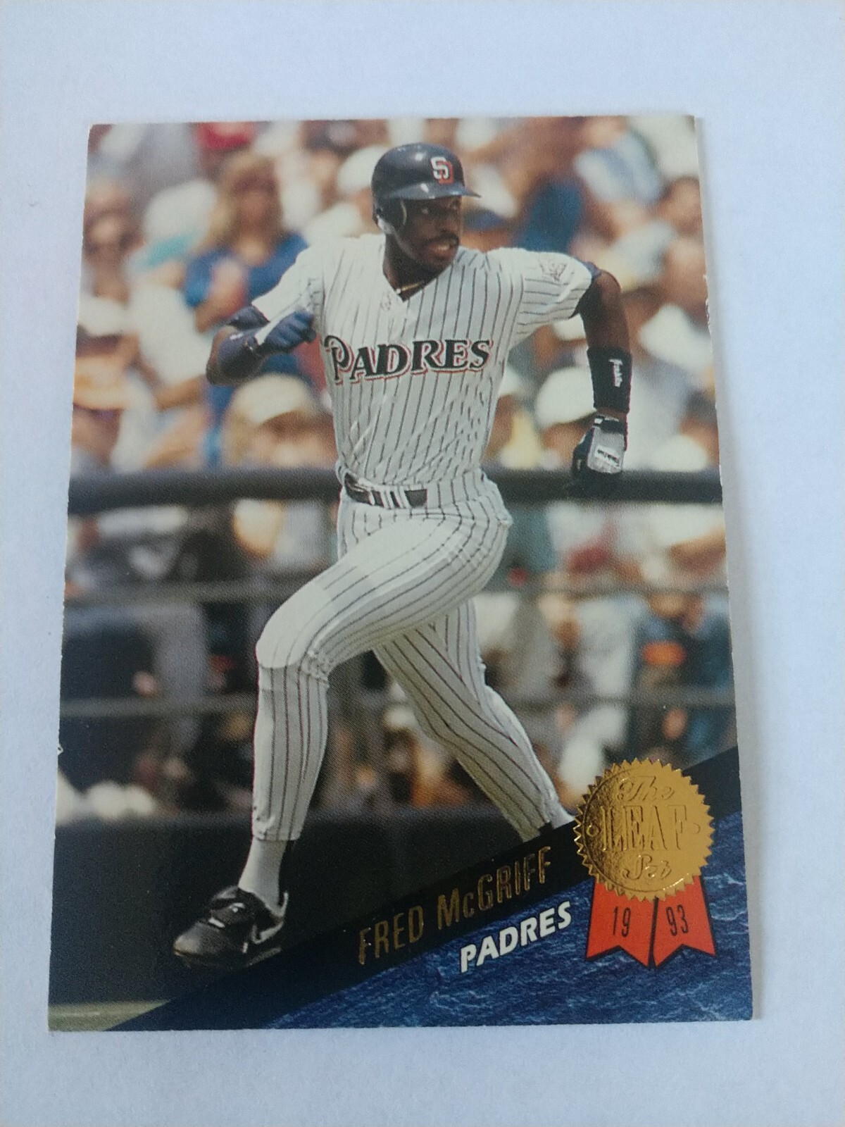 Fred McGriff #46 Baseball Cards 1993 Leaf trading card — raw and PSA graded price guide