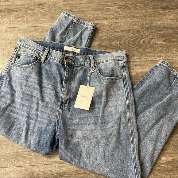 NWT KanCan Fort Collins High Rise Slouch Straight Jeans Light Size