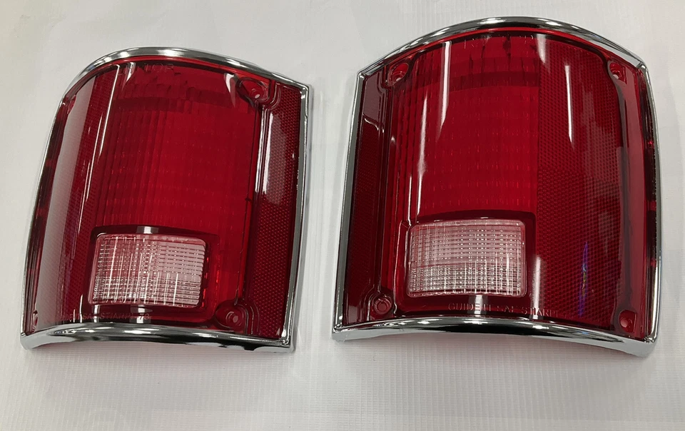 Chevrolet C10 K10 GMC 1973-1991 luces traseras lámpara con bisel cromado par rojo Foto 2 de 4