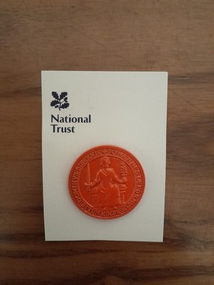 National Trust RUNNYMEDE ''Magna Carta King John Seal'' Charity Pin Anstecker