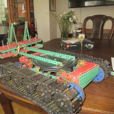 Märklin / Metallus Gr. Raupenfahrwerk mit Elekr. Antrieb