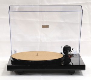 Pro-Ject 1-Xpression Carbon Analog Player ausgestattet mit einem Tonarm getes...