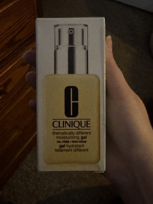 Clinique Dramatically Different Moisturizing Gel 4.2oz / 125ml  New in Box