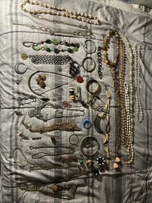 LARGE VINTAGE-NOW COSTUME JEWELRY LOT, NECKLACES & MORE! FAST SHIPPING!