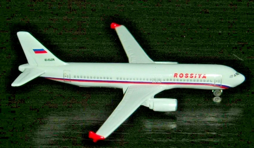 ROSSIYA  . A320. Schabak / Schuco. Scale 1:600 .Diecast Model .Boxed with Stand. — 第 2/2 张图片