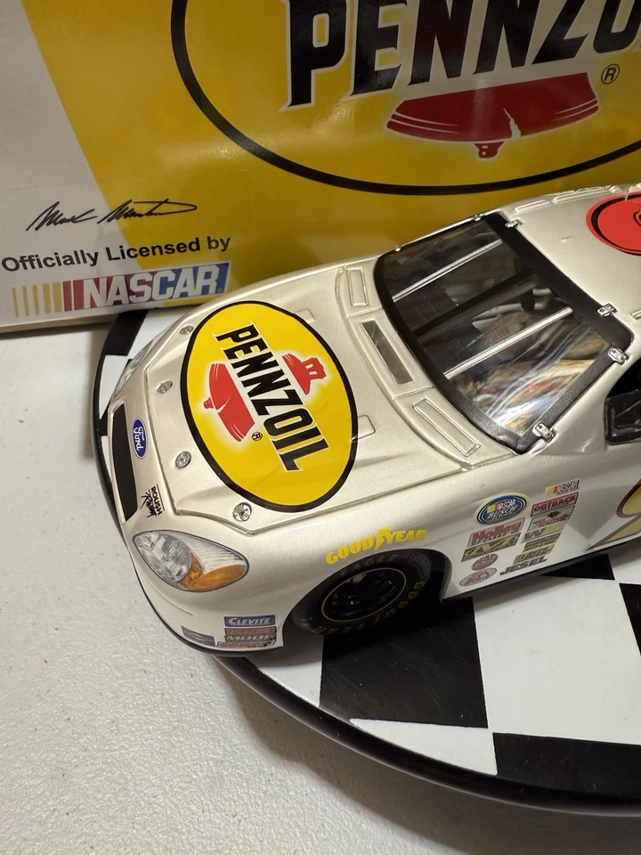 RARE* Mark Martin PEARL FINISH #6 PENNZOIL 2004 Owners Series 1/24 Diecast - Image 3 of 4