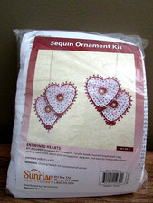 Herrschners Sunrise Sequin red entwined hearts Ornament Kits