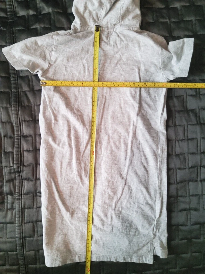 Vestido con Capucha DKNY Niñas Manga Corta Gris Rosa Corazón Lentejuelas Logo 6X Foto 4 de 4