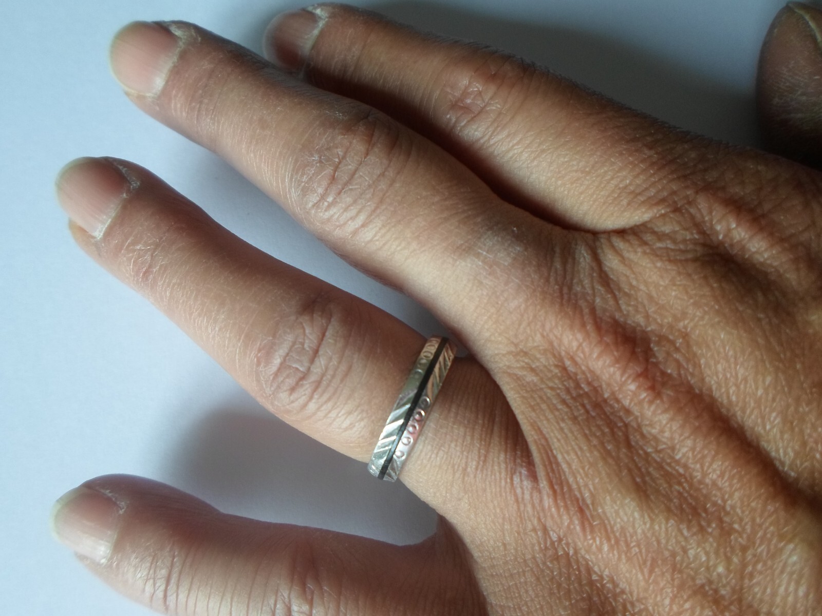 solid silver ring, chiseled ring, black border, s… - image 3