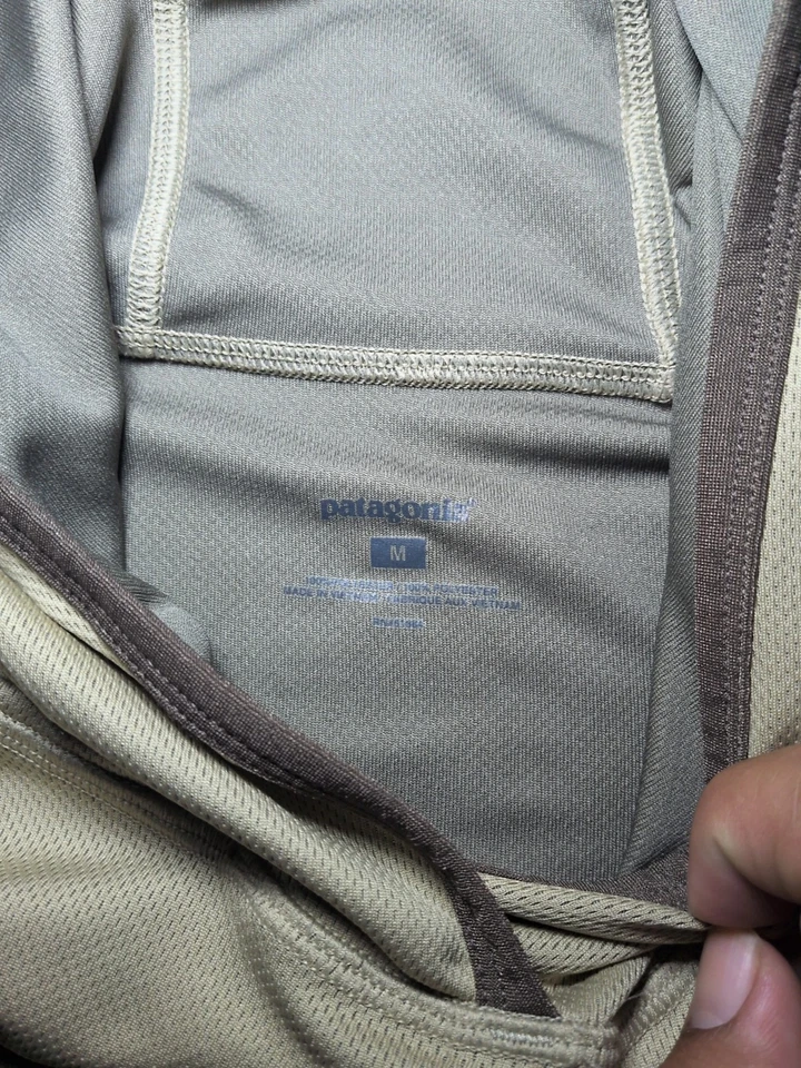 Patagonia Lightweight Sun Hoody Mens M 26651 UPF 50+ Fishing Hiking Long Sleeve  - Image 4 of 4